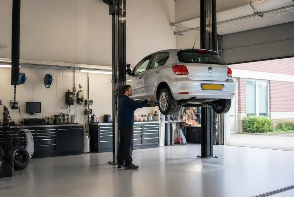 De werkplaats van Autobedrijf van Dijk